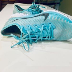 Nike Pegasus zoom turbo 2 size 9